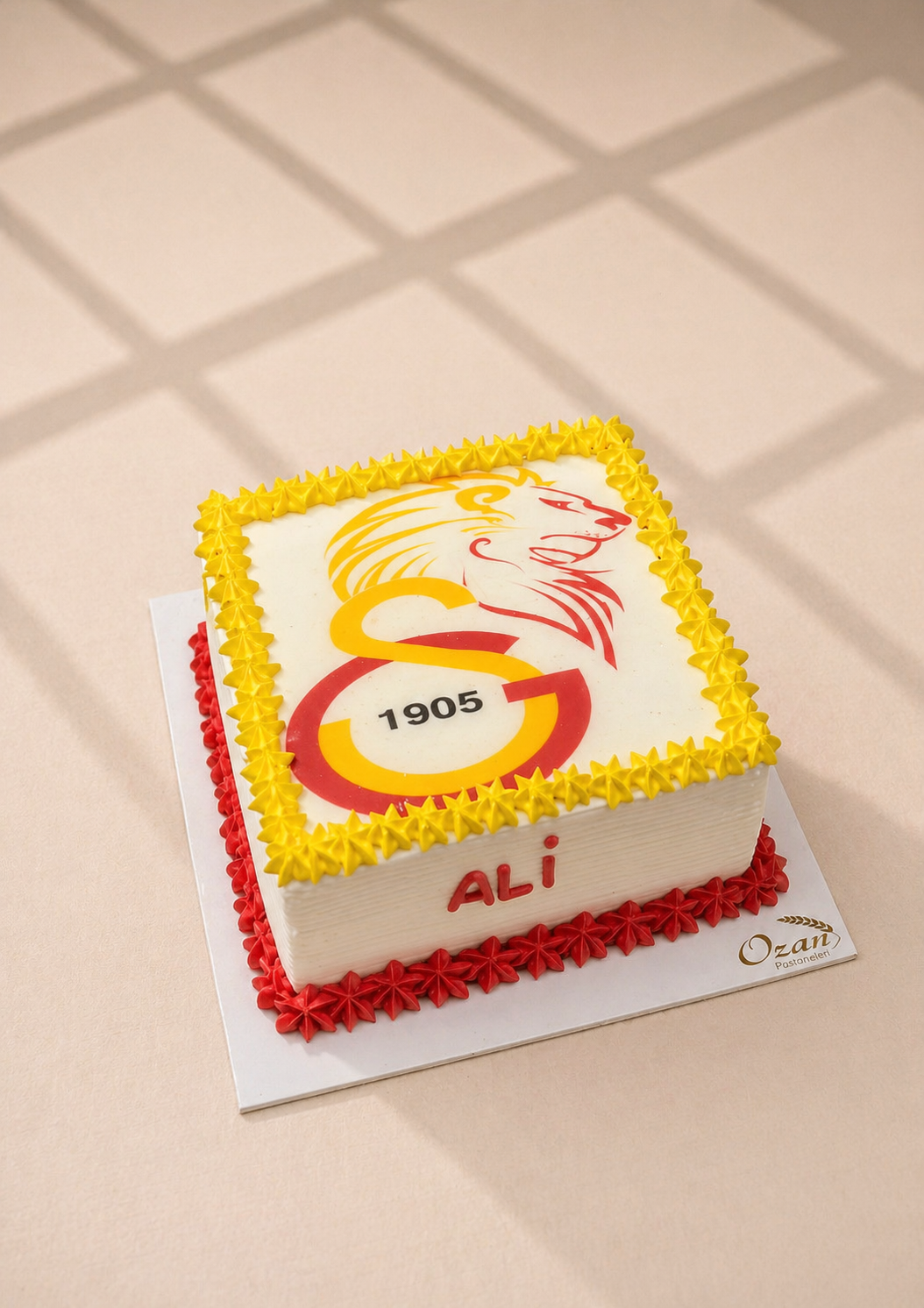 Aslanlı Galatasaray Logolu Resim Baskılı Pasta