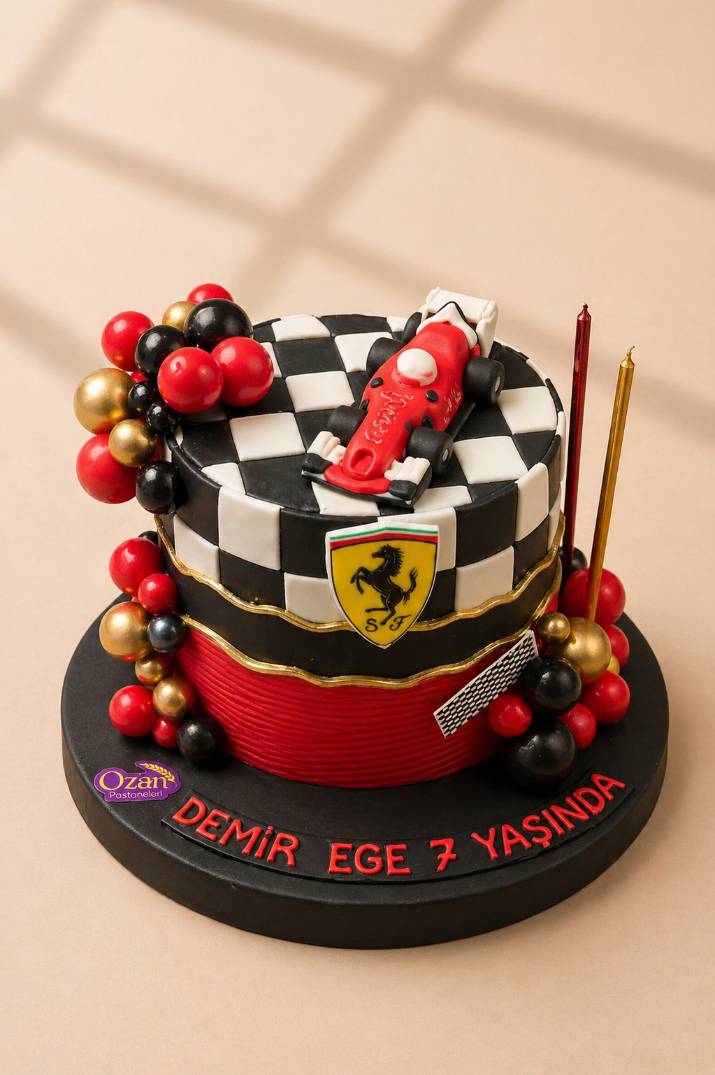 Formula Yarış Temalı Özel Pasta